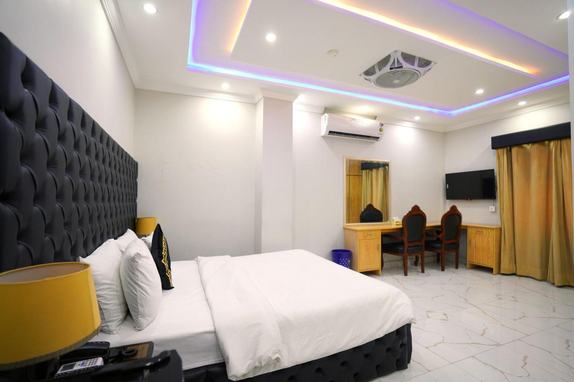 Hotel Orange One Lahore Exterior photo